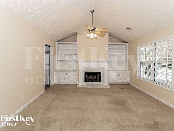 4th image of 262 Longford Ct