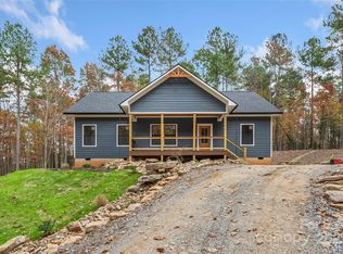 195 Grandview Peaks Dr, Nebo, NC 28761