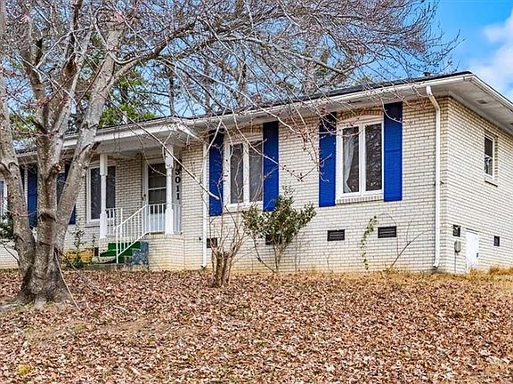 3rd image of 3011 Royalton Dr