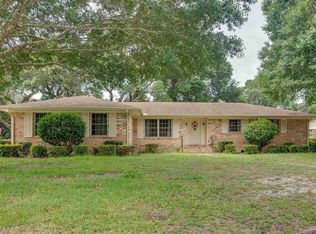 7821 Chesterfield Rd, Pensacola, FL 32506