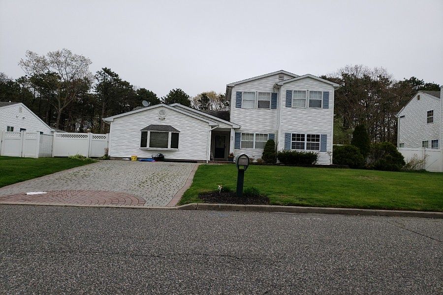 1st image of 15 Apple Ln