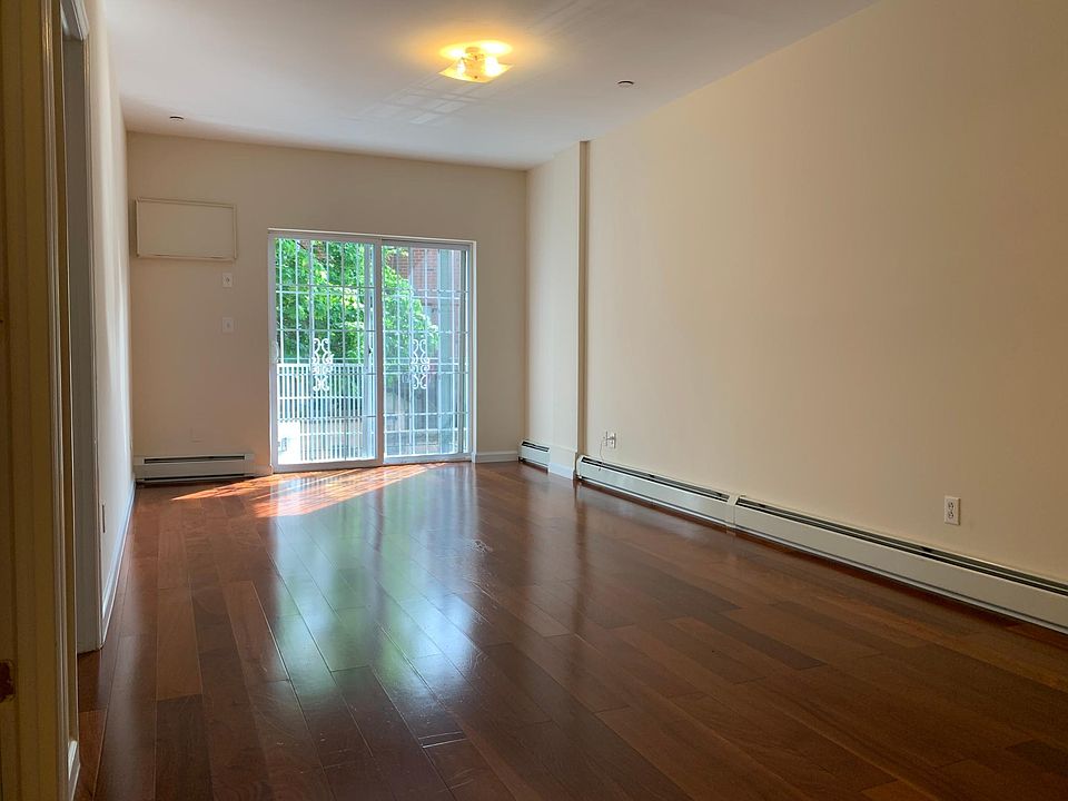 LIVING ROOM VIEW WITH TERRACE