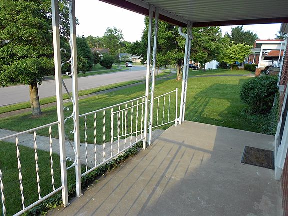 2nd image of 521 Claymont Dr