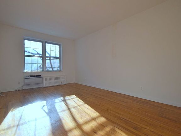 5th image of 534 E 85th St APT 5G