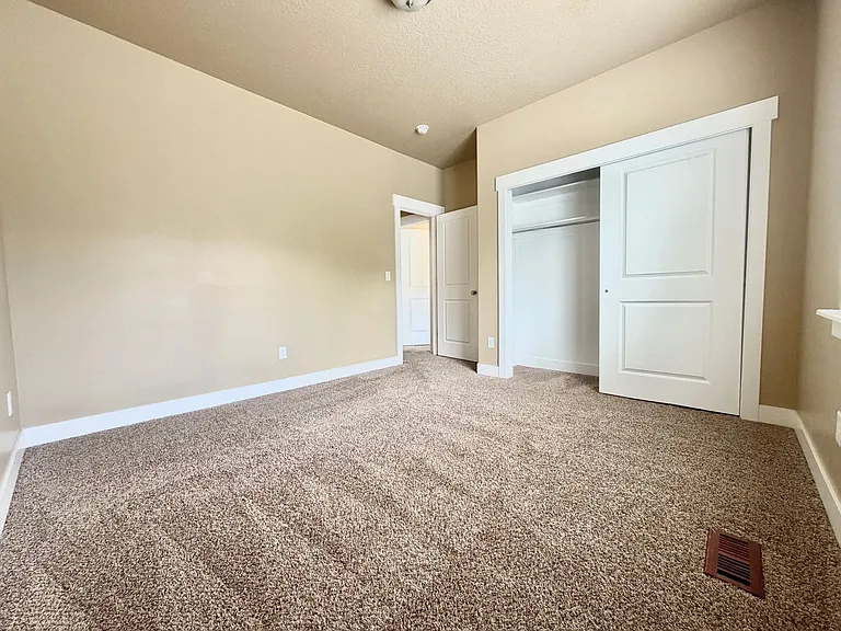 6883 S Suzanne Dr — Photo 9