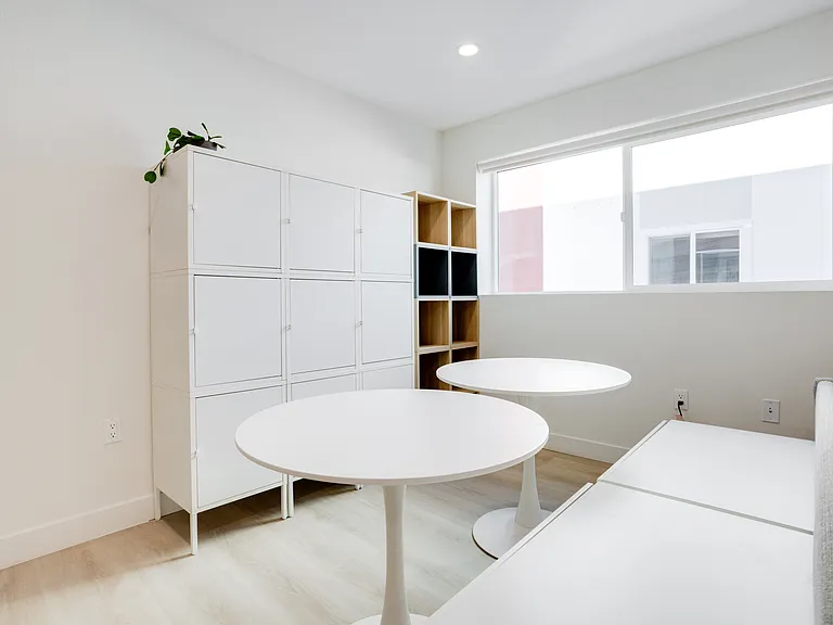 1224 W 37th Pl — Photo 33