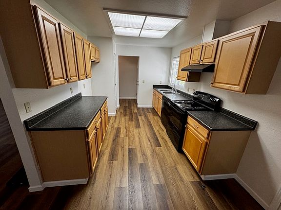 5th image of 113 Dundee Ct