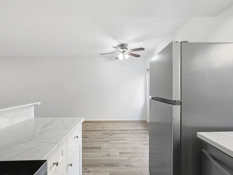 6640 Darby Ave — Photo 36