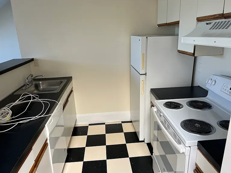 672 Massachusetts Ave #5 — Photo 10