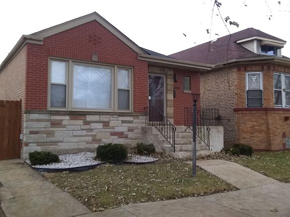 3rd image of 8642 S Blackstone Ave