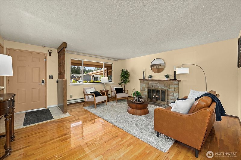 4th image of 625 175th Street S