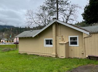 135 Deleane Dr, Canyonville, OR 97417