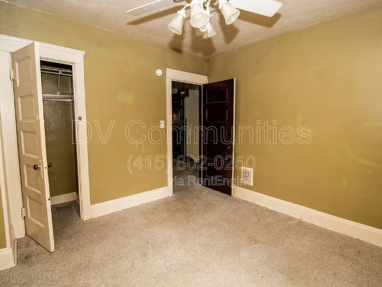 9711 Parmelee Ave — Photo 13