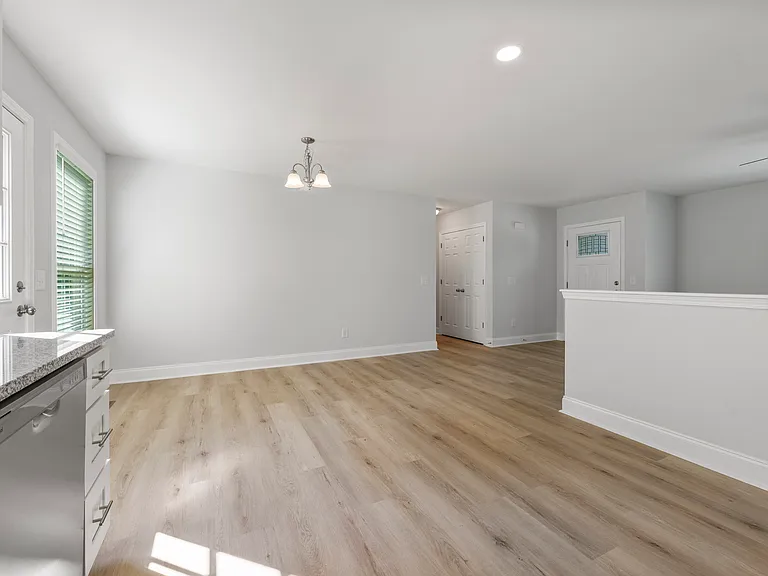 702 Park Ave — Photo 9