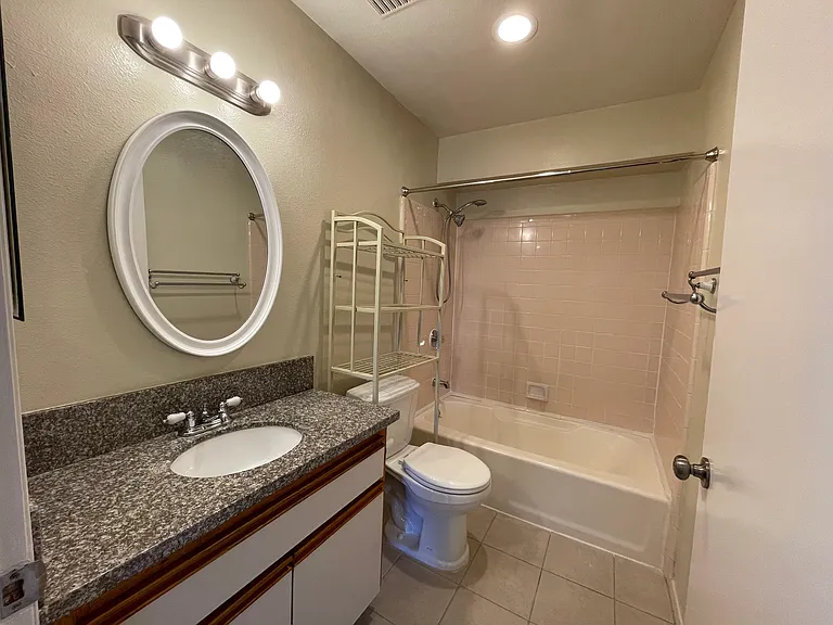 938 S Gramercy Pl #101 — Photo 9