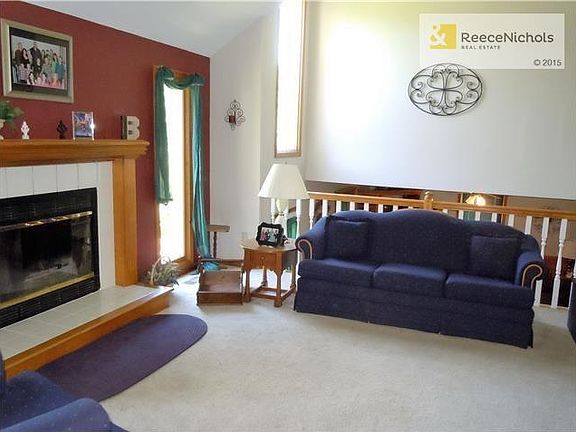 4th image of 109 SE Citadel Dr