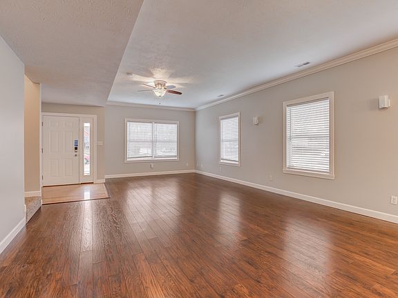 5th image of 101 Fox Dr