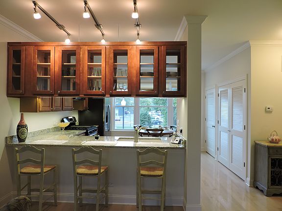 4th image of 10225 S Hale Ave