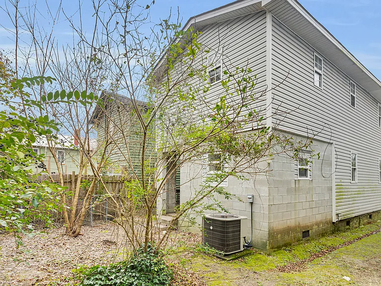 708 2nd Ave — Photo 13