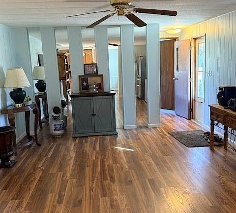 4th image of 403 Deep Canyon Cir