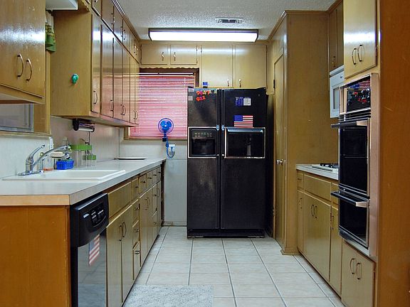 3rd image of 9647 Bryce Dr
