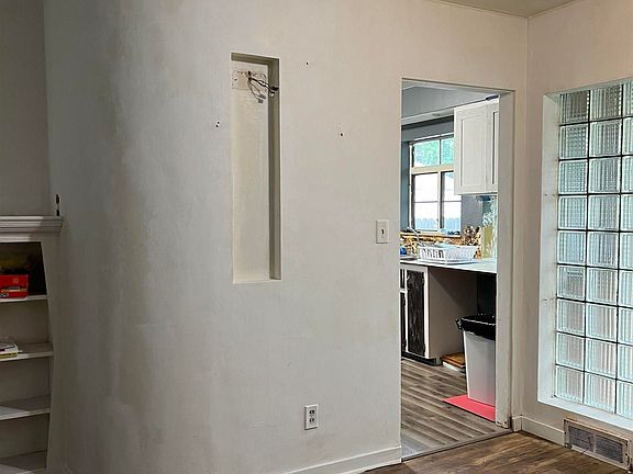 5th image of 2281 N Carolina St