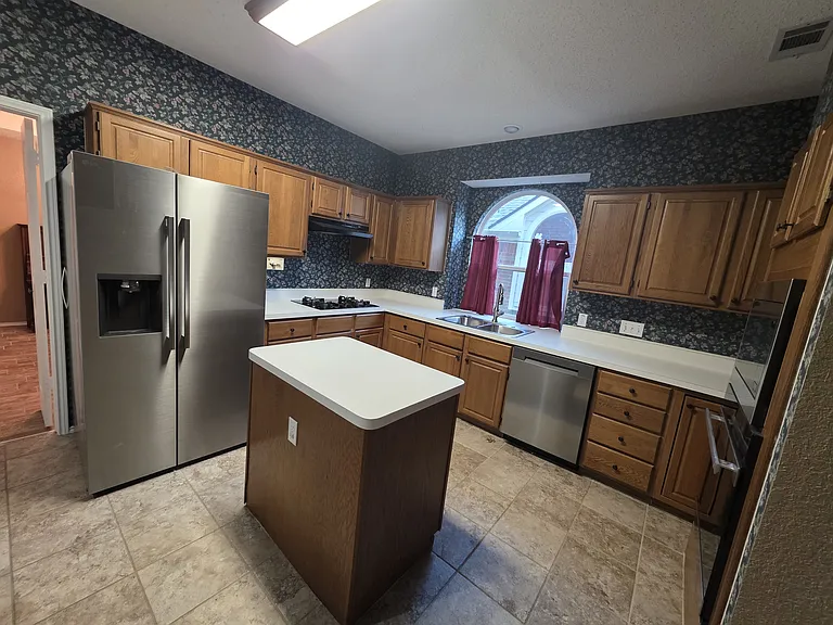 1820 Springmont Dr — Photo 9