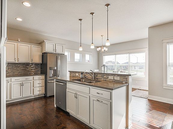 4th image of 2915 NW Sharmin Dr
