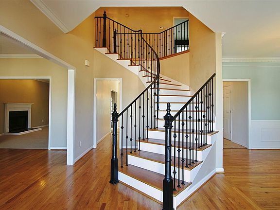 2nd image of 2532 Huntington Parc Ct