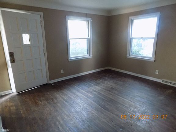 2nd image of 2074 Reo Ave