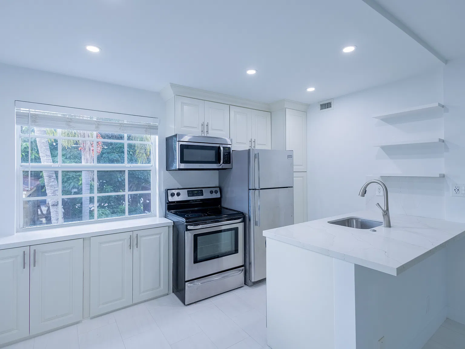 1505 NE 5th Ct — Photo 2