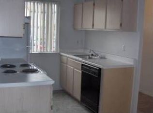 9133 Chatwell Club Ln APT 8, Davison, MI 48423