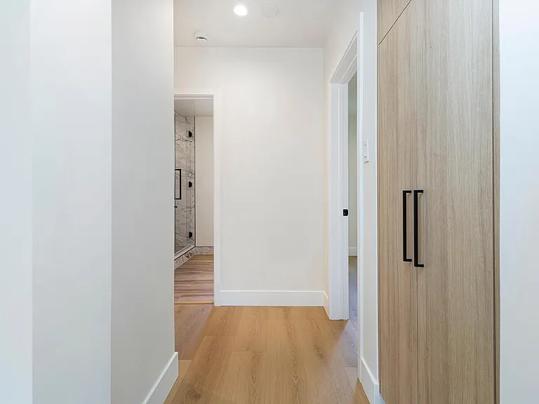 2225 Scott Rd — Photo 13