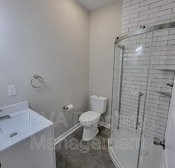 1270 W Moore St — Photo 12