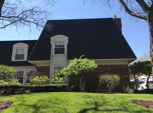 21924 Shorepointe Ln UNIT 28, Saint Clair Shores, MI 48080
