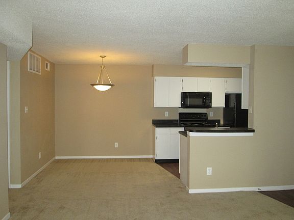 3rd image of 2018 Cannon Heights Dr APT 3