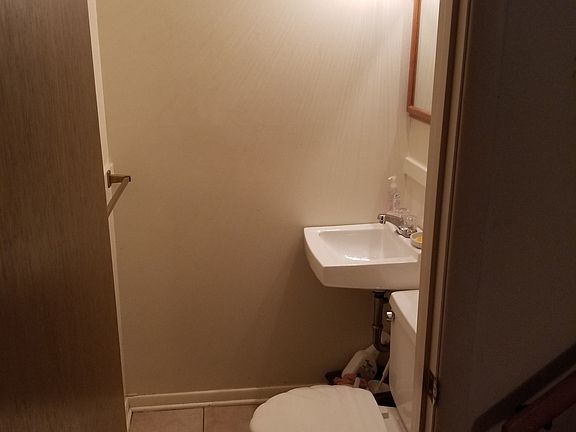 4th image of 7814 E 87th Ter