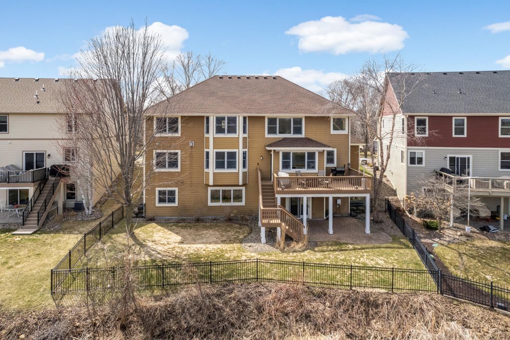 10590 Watersedge Ln, Woodbury, MN - View 5