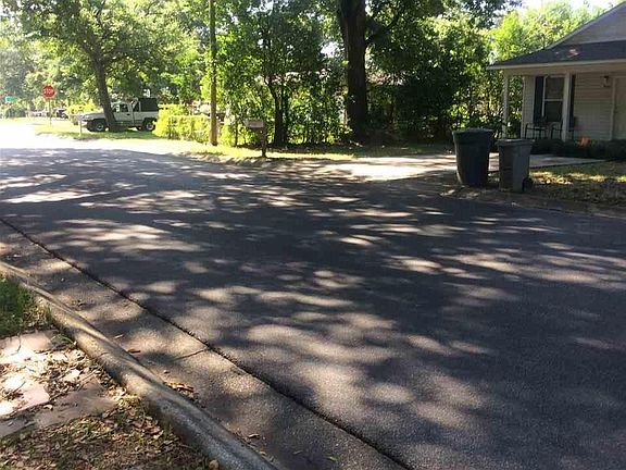 2nd image of 1460 W Moreno St