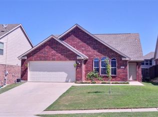 8927 Wild Rose Ln, Aubrey, TX 76227