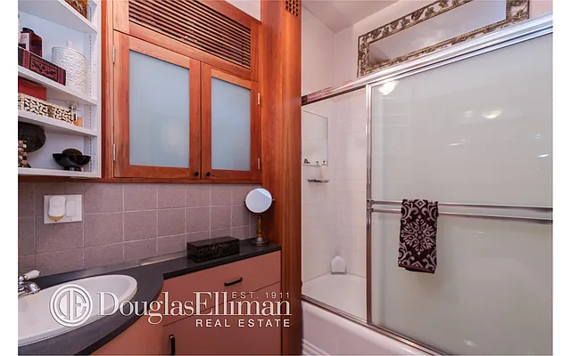 Sold by Douglas Elliman | media 22