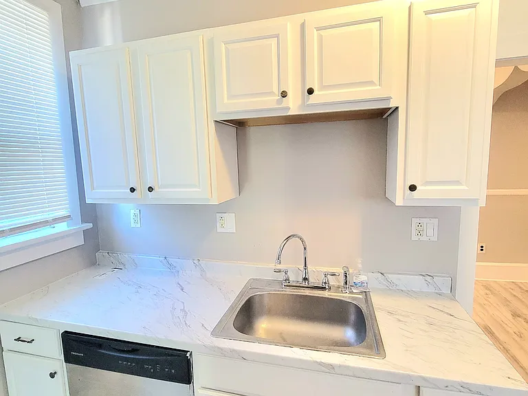 602 Powell St — Photo 1