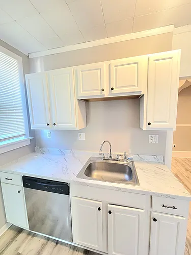 602 Powell St Photo 1