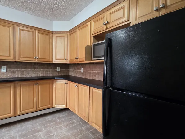 153-155 Avenue East image 3 of 20