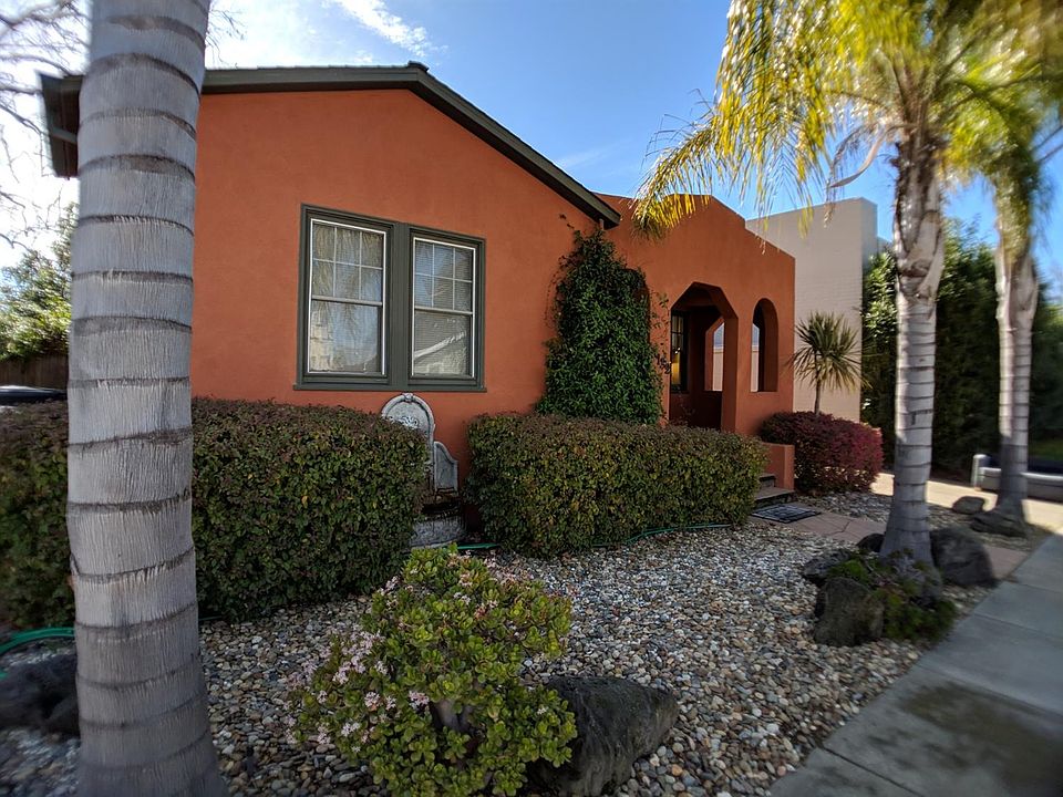 2nd image of 3132 O St