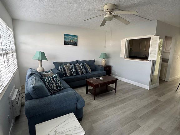 4th image of 295 Newport Ct #T