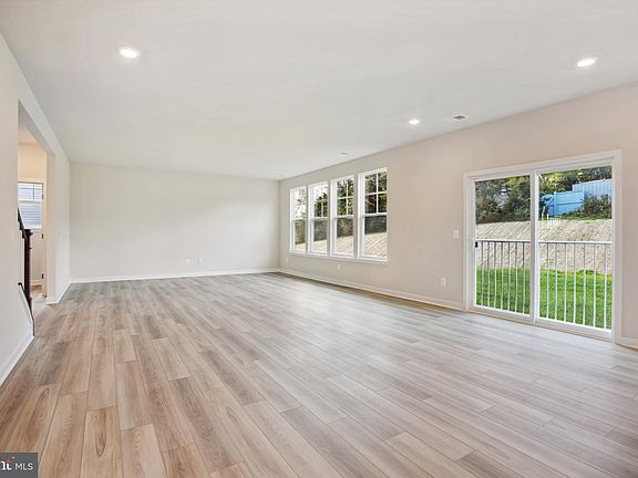 4th image of 144 Thornton Way Lot 35 Harlow #Ii