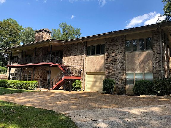 2nd image of 1020 Indian Hills Dr