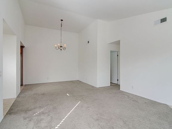 5th image of 359 Deerfield Ave