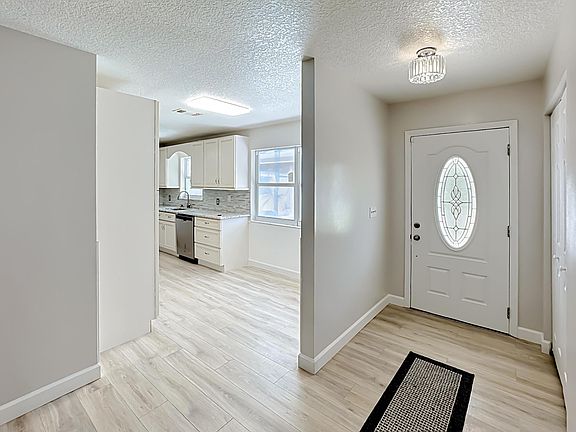 4th image of 5807 Balsam Drive